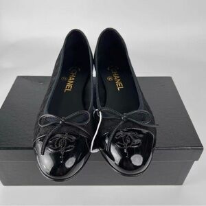 CHANEL Black Loafers with Glossy Toe